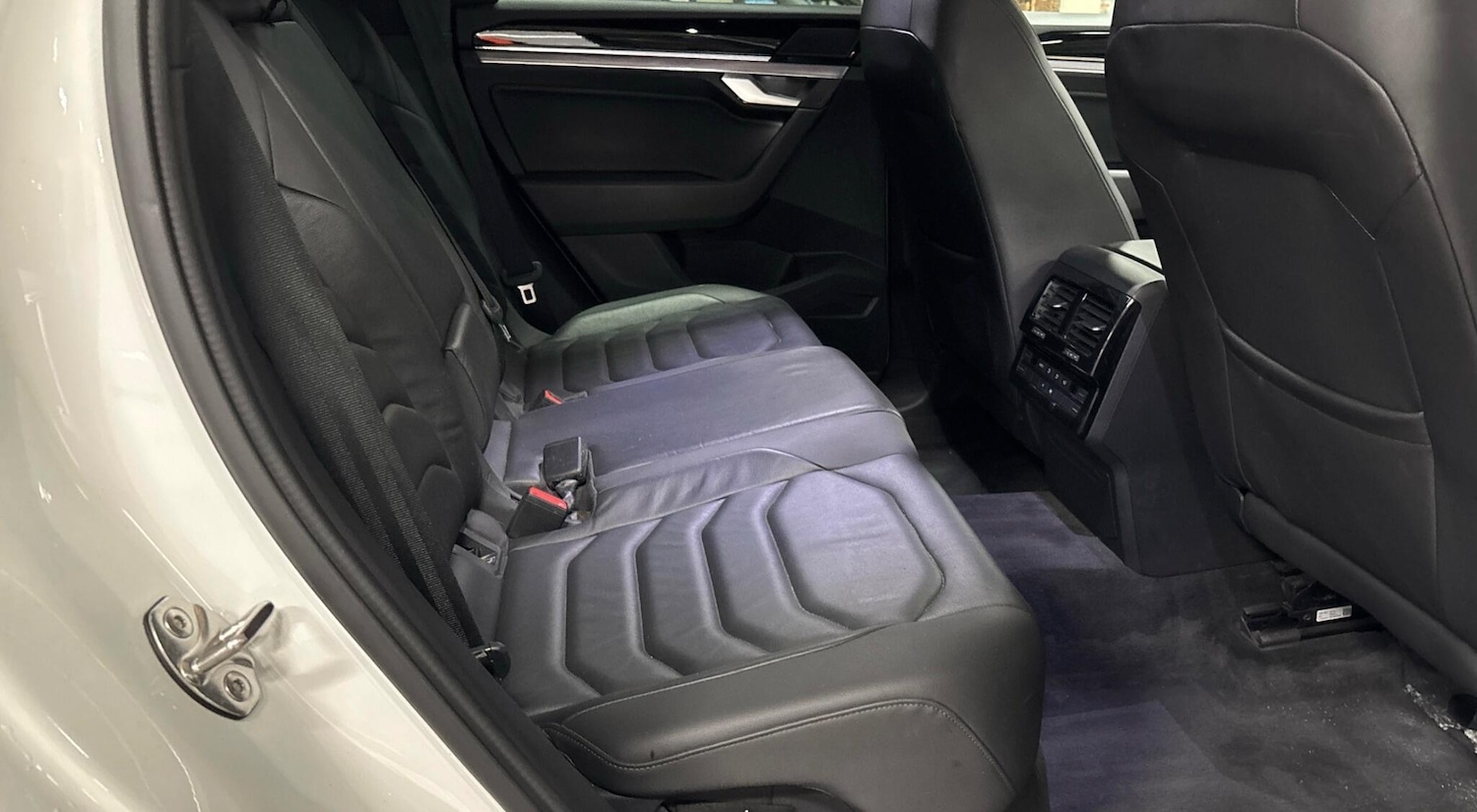 Used Volkswagen Touareg for sale - 77175031: Photo 9