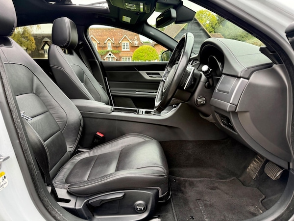 Used Jaguar XF 2018 for sale - 76215261: Photo 23