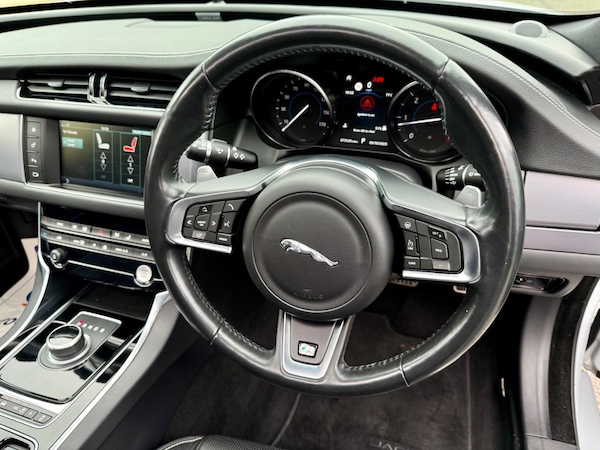 Used Jaguar XF 2018 for sale - 76215261: Photo 24