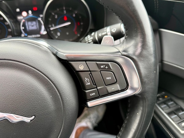 Used Jaguar XF 2018 for sale - 76215261: Photo 27