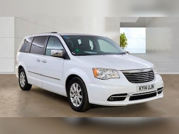 Used Chrysler Grand Voyager 2014 for sale - 79157950: Photo