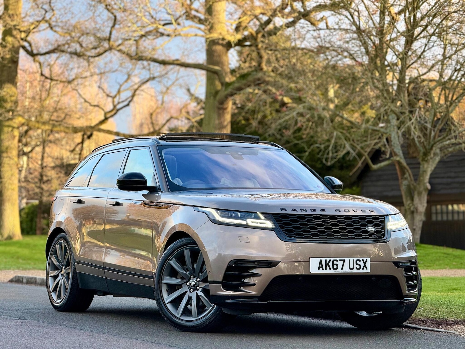 Used Land Rover Range Rover Velar 2018 for sale - 77131639: Photo 2