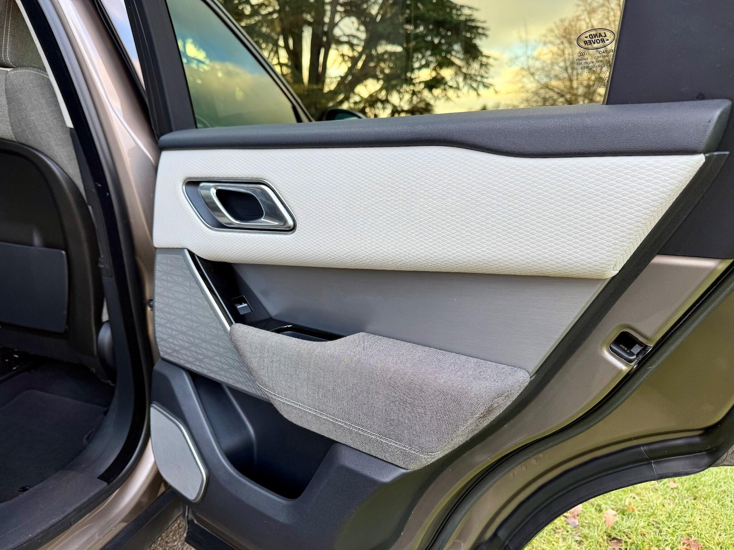 Used Land Rover Range Rover Velar 2018 for sale - 77131639: Photo 43