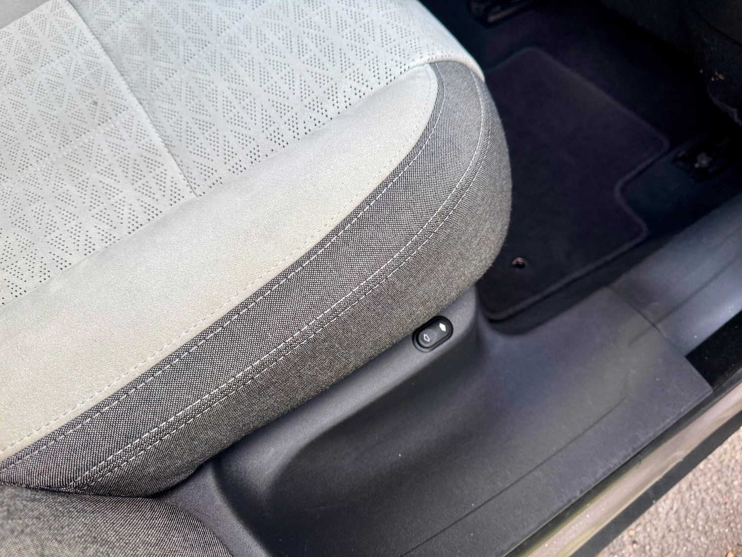 Used Land Rover Range Rover Velar 2018 for sale - 77131639: Photo 45