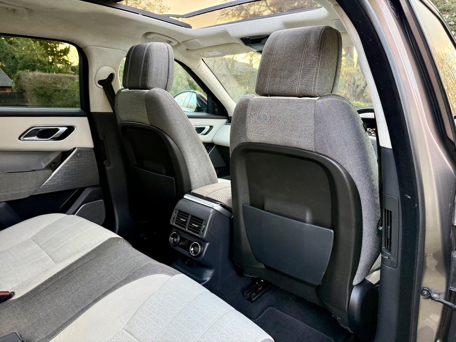 Used Land Rover Range Rover Velar 2018 for sale - 77131639: Photo 47