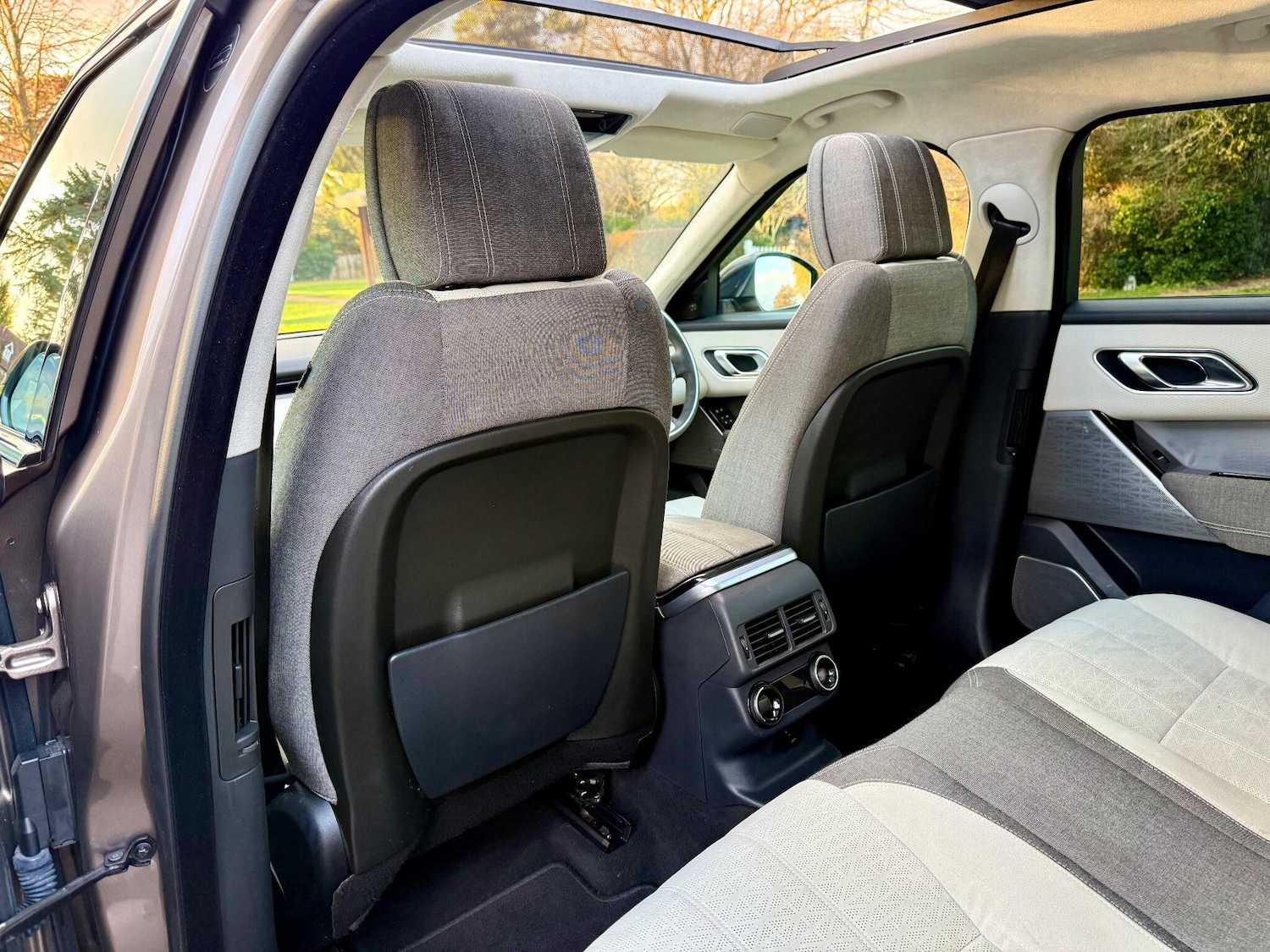 Used Land Rover Range Rover Velar 2018 for sale - 77131639: Photo 50