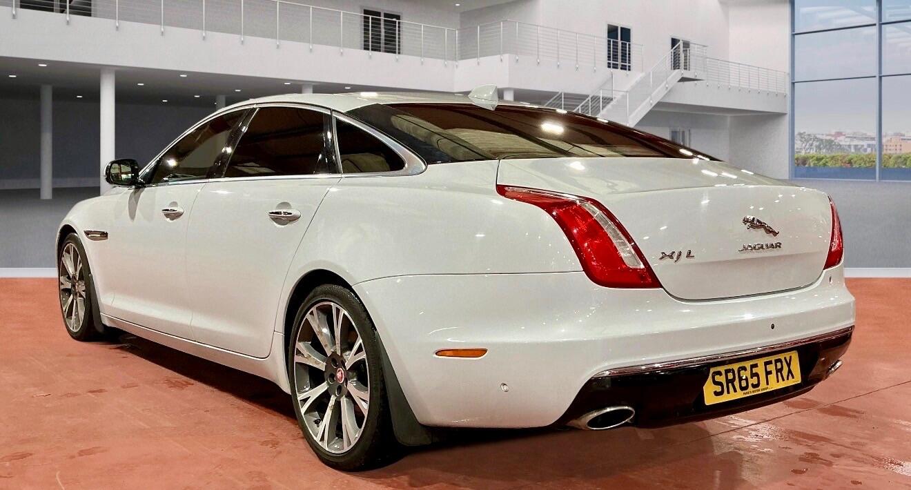 Used Jaguar XJ 2015 for sale - 77924890: Photo 2