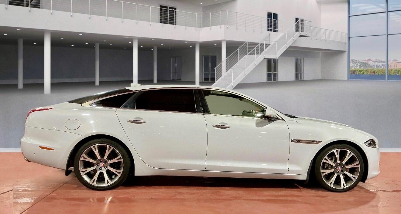Used Jaguar XJ 2015 for sale - 77924890: Photo 4