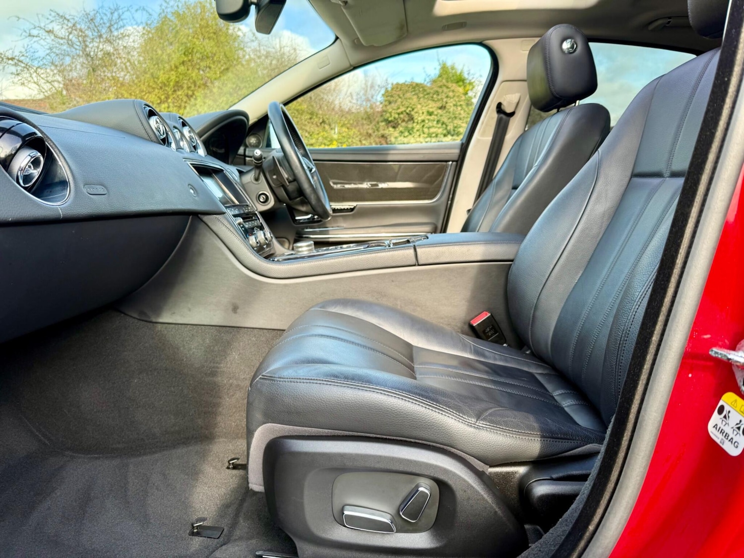 Used Jaguar XJ 2012 for sale - 77358553: Photo 24