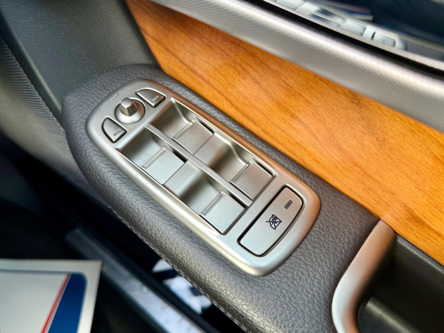 Used Jaguar XF 2010 for sale - 77424673: Photo 23