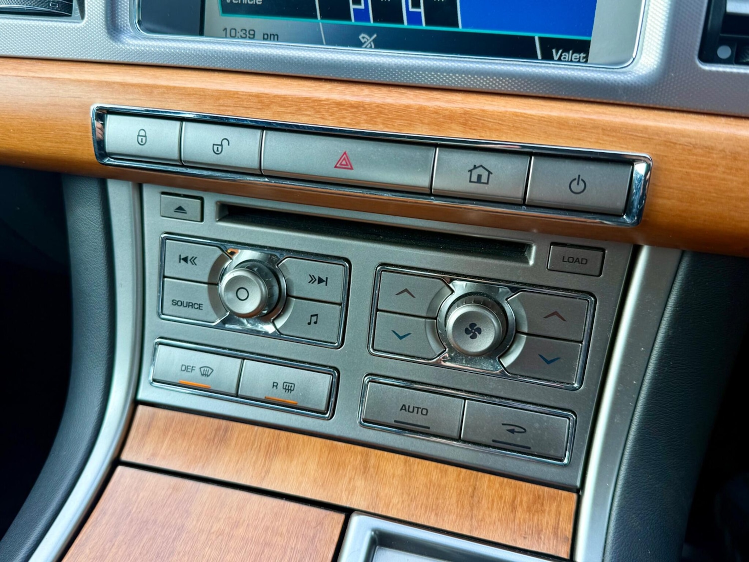 Used Jaguar XF 2010 for sale - 77424673: Photo 25