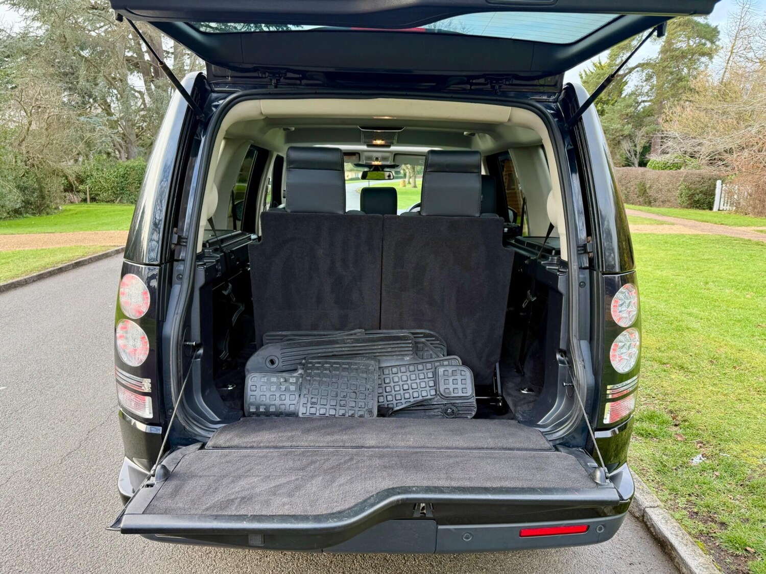 Used Land Rover Discovery 2014 for sale - 77940049: Photo 17