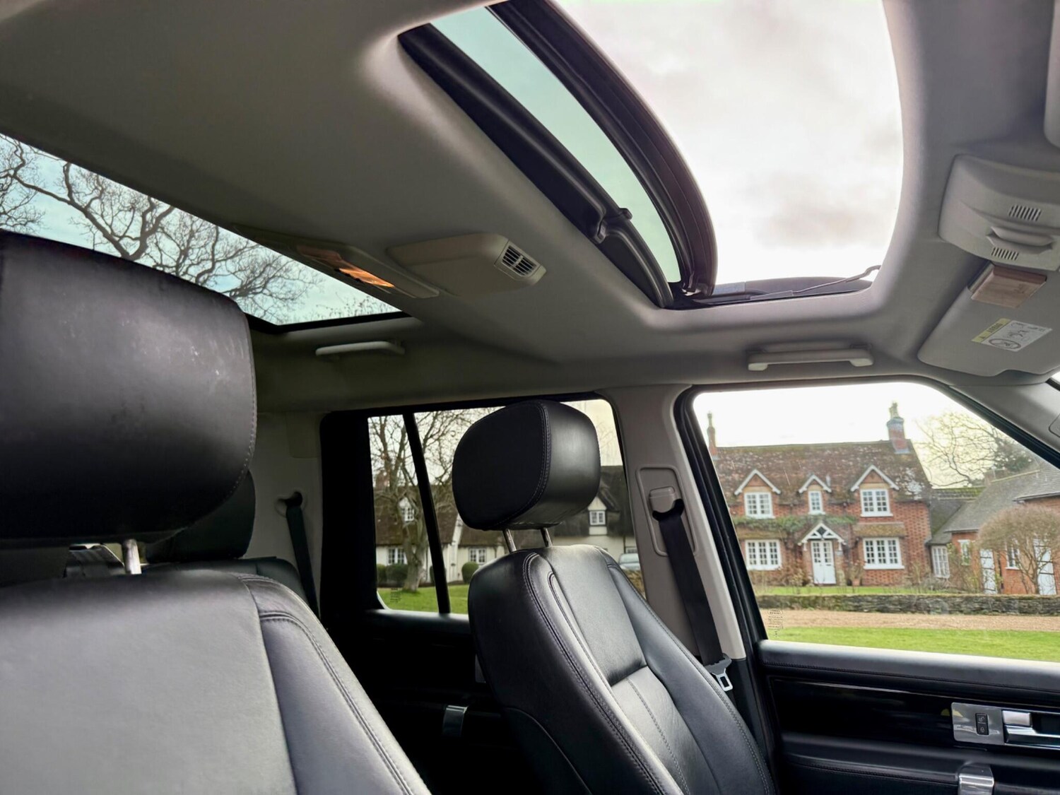 Used Land Rover Discovery 2014 for sale - 77940049: Photo 29