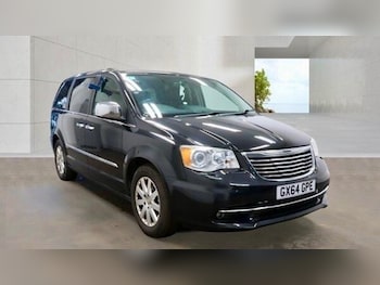 Used Chrysler Grand Voyager 2014 for sale - 78902216: Photo
