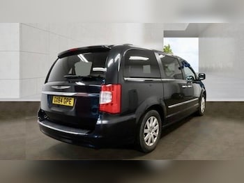 Used Chrysler Grand Voyager 2014 for sale - 78902216: Photo