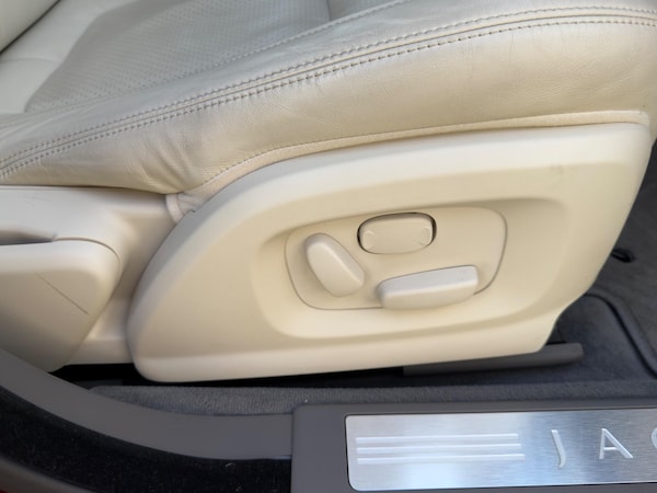 Used Jaguar XF 2010 for sale - 75387014: Photo 24