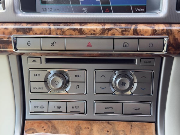 Used Jaguar XF 2010 for sale - 75387014: Photo 26