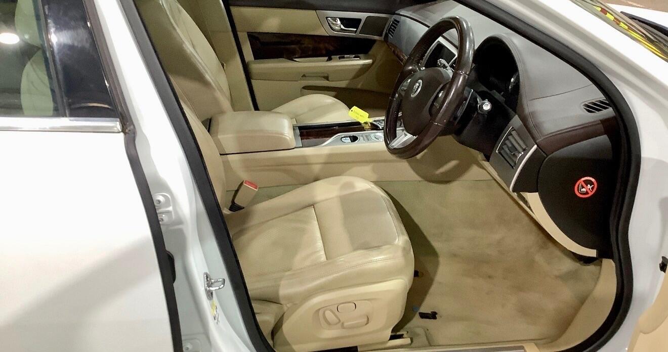 Used Jaguar XF 2010 for sale - 76688820: Photo 7