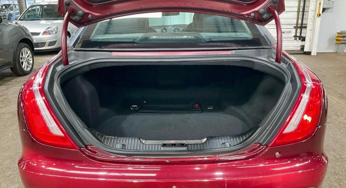 Used Jaguar XJ 2015 for sale - 76632781: Photo 12