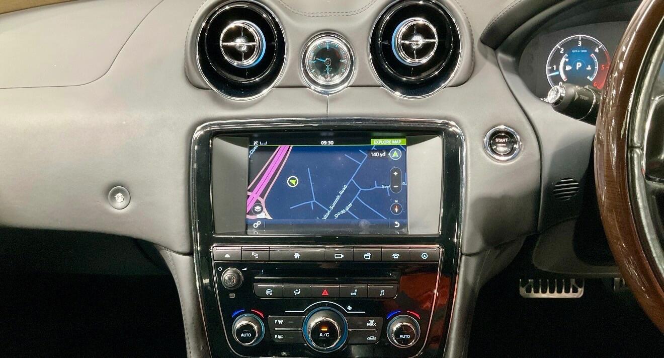 Used Jaguar XJ 2015 for sale - 76632781: Photo 9