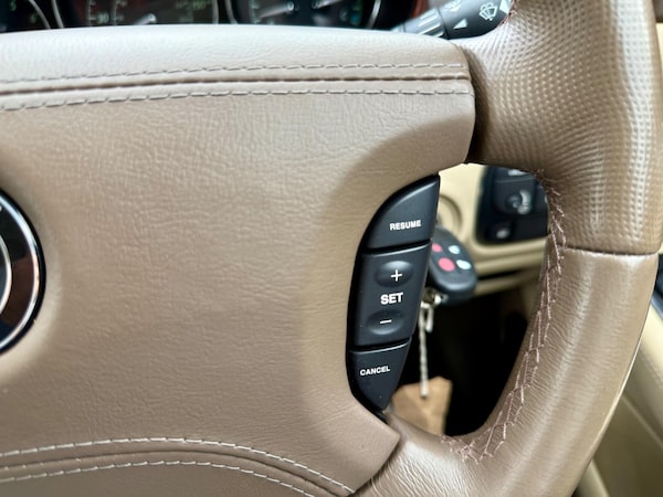 Used Jaguar XJ 2006 for sale - 76060708: Photo 28