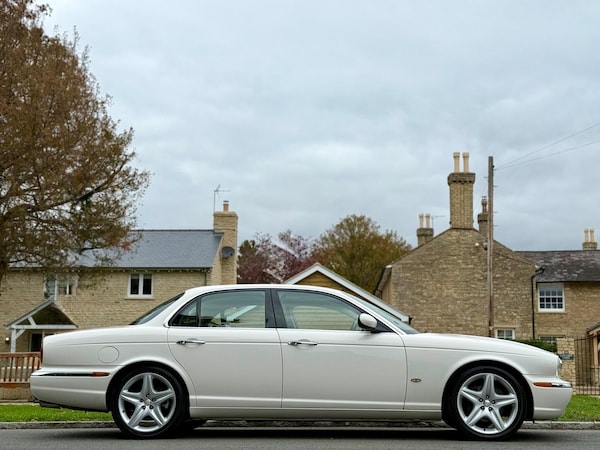 Used Jaguar XJ 2006 for sale - 76060708: Photo 4