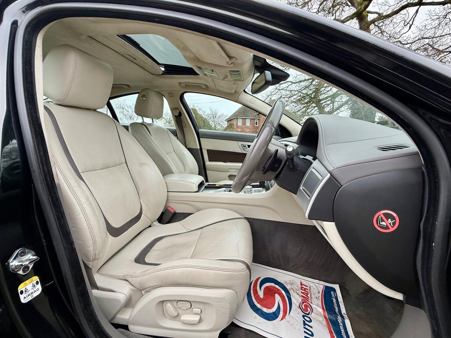 Used Jaguar XF 2012 for sale - 77410880: Photo 24