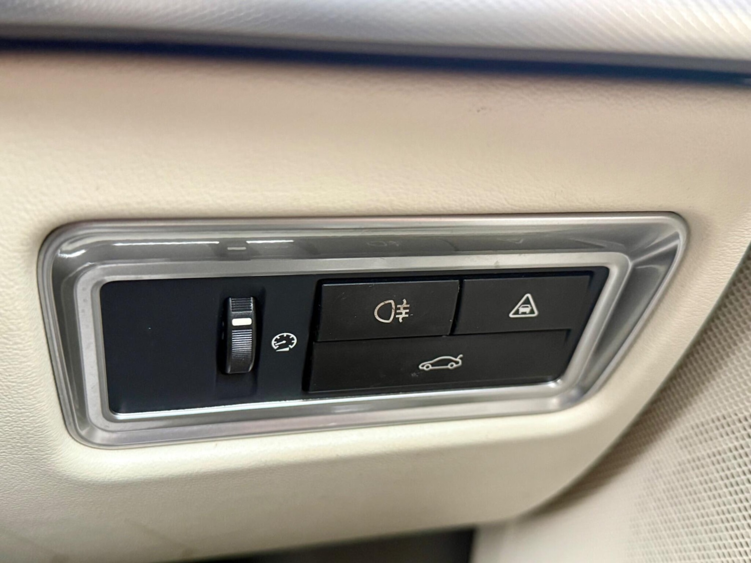 Used Jaguar XF 2012 for sale - 77410880: Photo 27