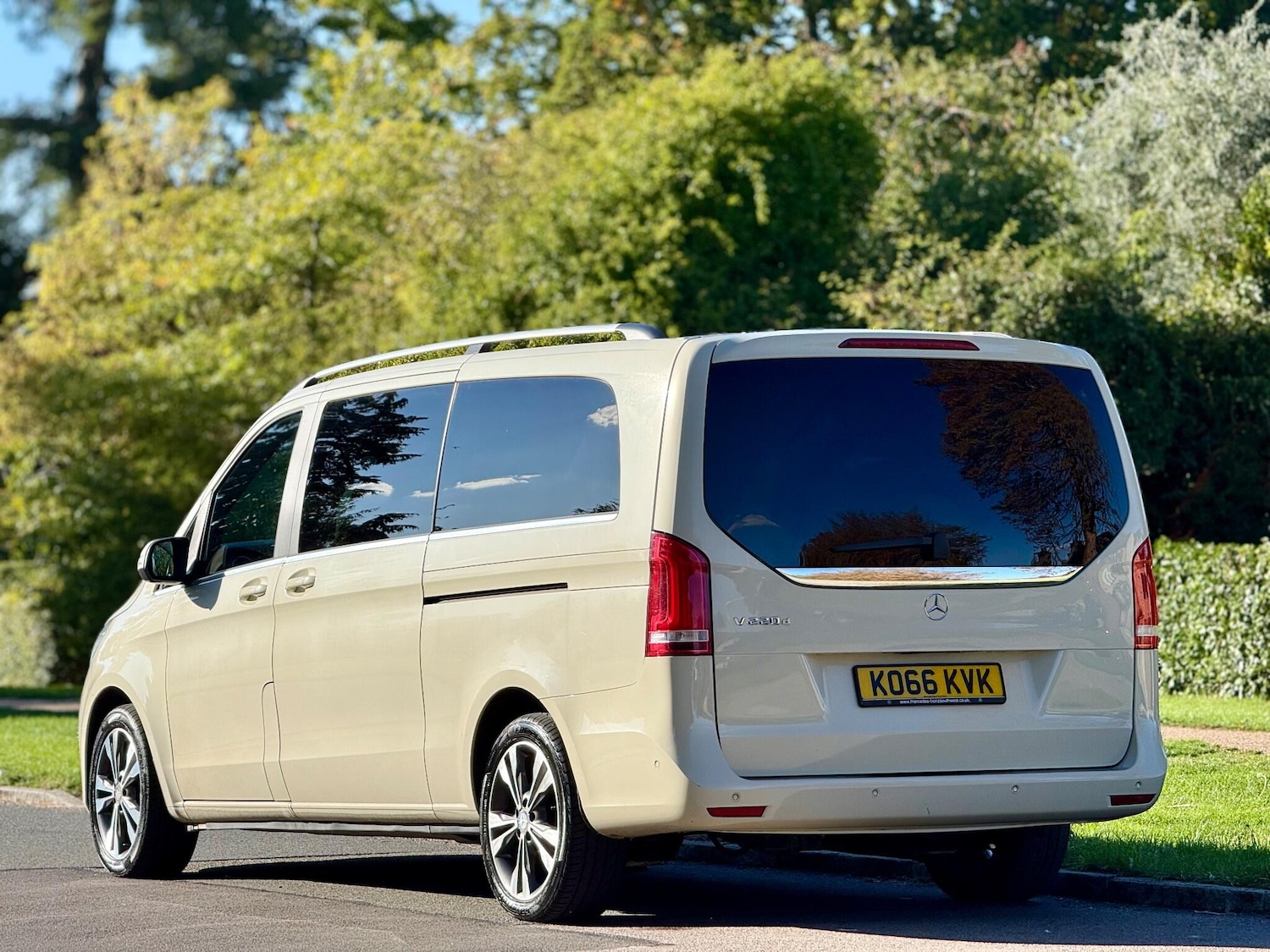 Used Mercedes-Benz V-Class 2017 for sale - 75608861: Photo 13