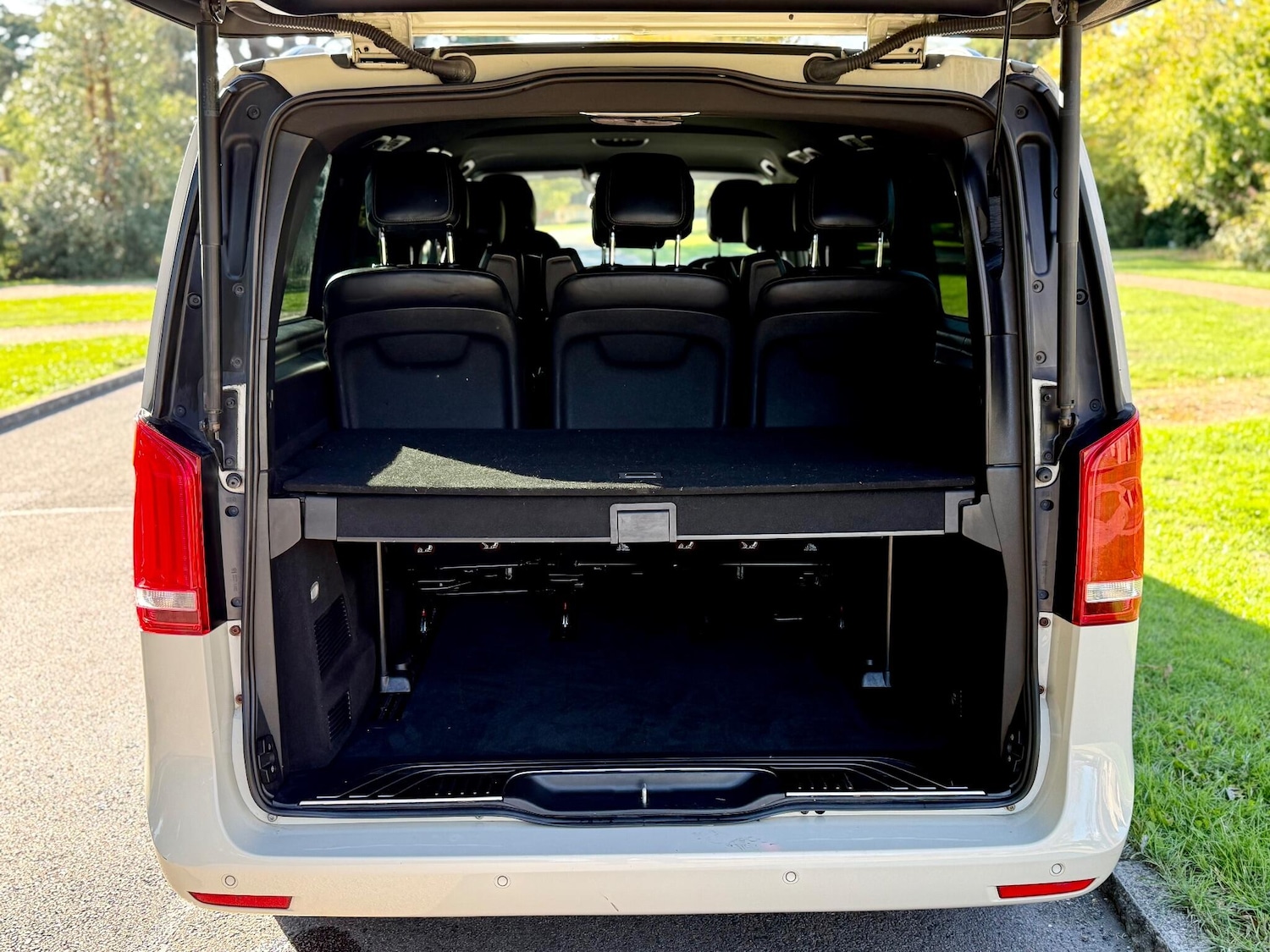 Used Mercedes-Benz V-Class 2017 for sale - 75608861: Photo 15