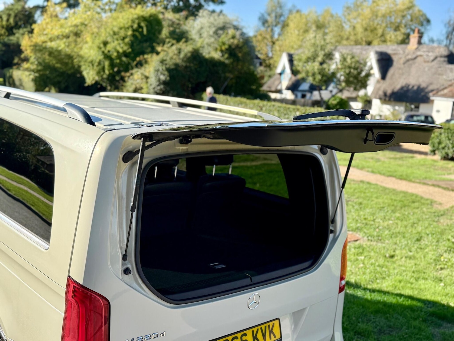 Used Mercedes-Benz V-Class 2017 for sale - 75608861: Photo 17