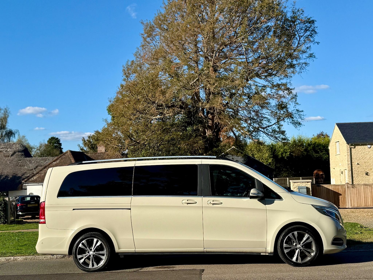 Used Mercedes-Benz V-Class 2017 for sale - 75608861: Photo 20