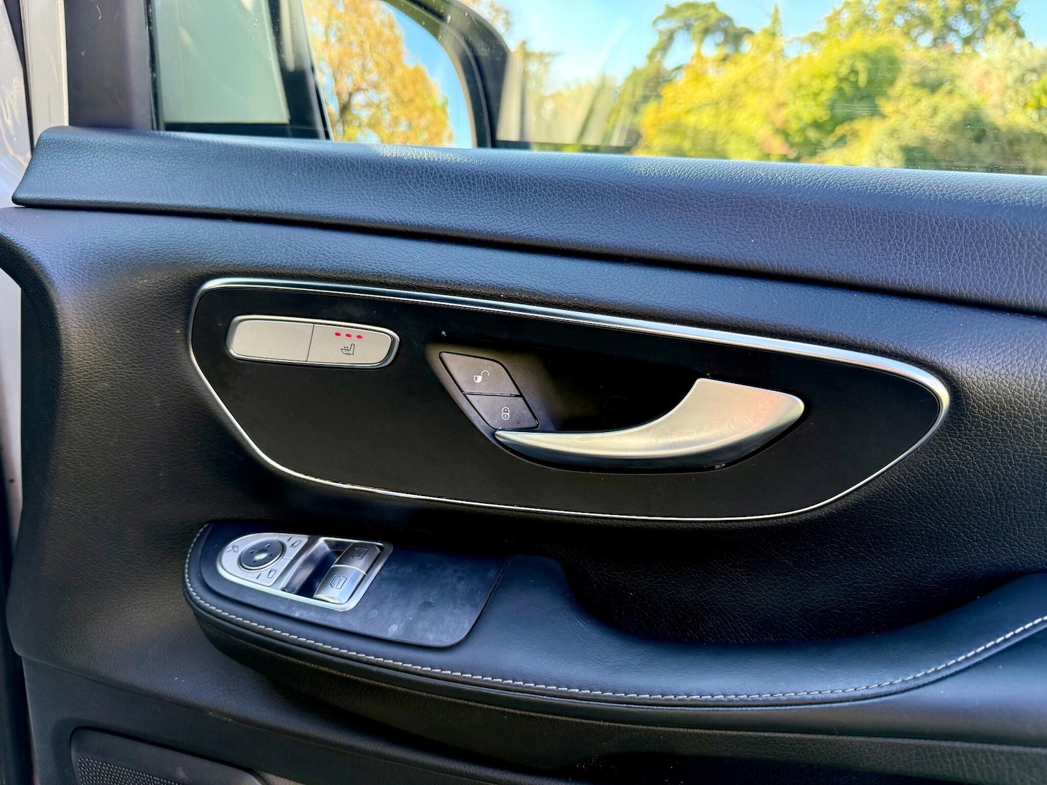 Used Mercedes-Benz V-Class 2017 for sale - 75608861: Photo 23