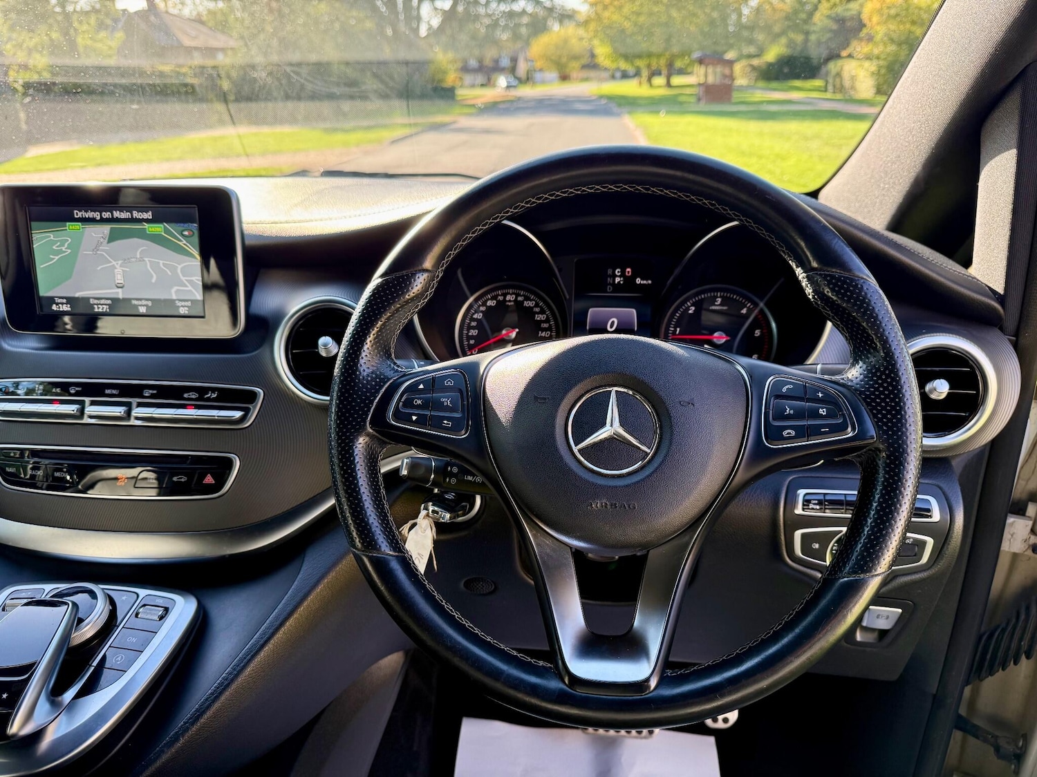 Used Mercedes-Benz V-Class 2017 for sale - 75608861: Photo 29