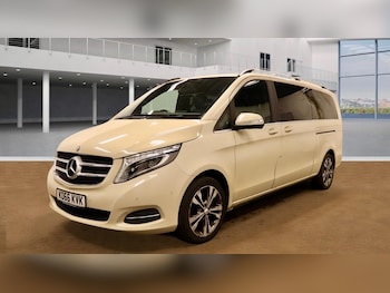 Used Mercedes-Benz V-Class 2017 for sale - 75608861: Photo