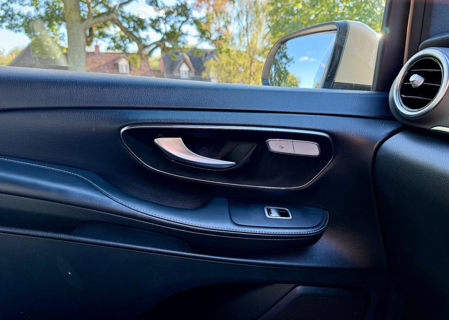 Used Mercedes-Benz V-Class 2017 for sale - 75608861: Photo 38