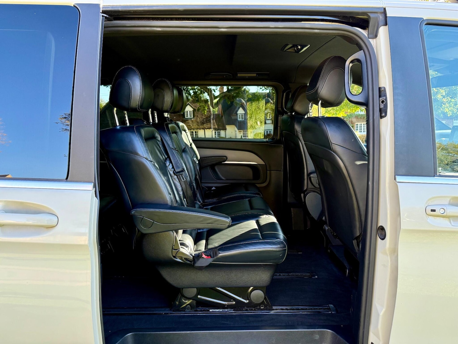 Used Mercedes-Benz V-Class 2017 for sale - 75608861: Photo 39