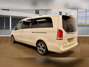 Used Mercedes-Benz V-Class 2017 for sale - 75608861: Photo