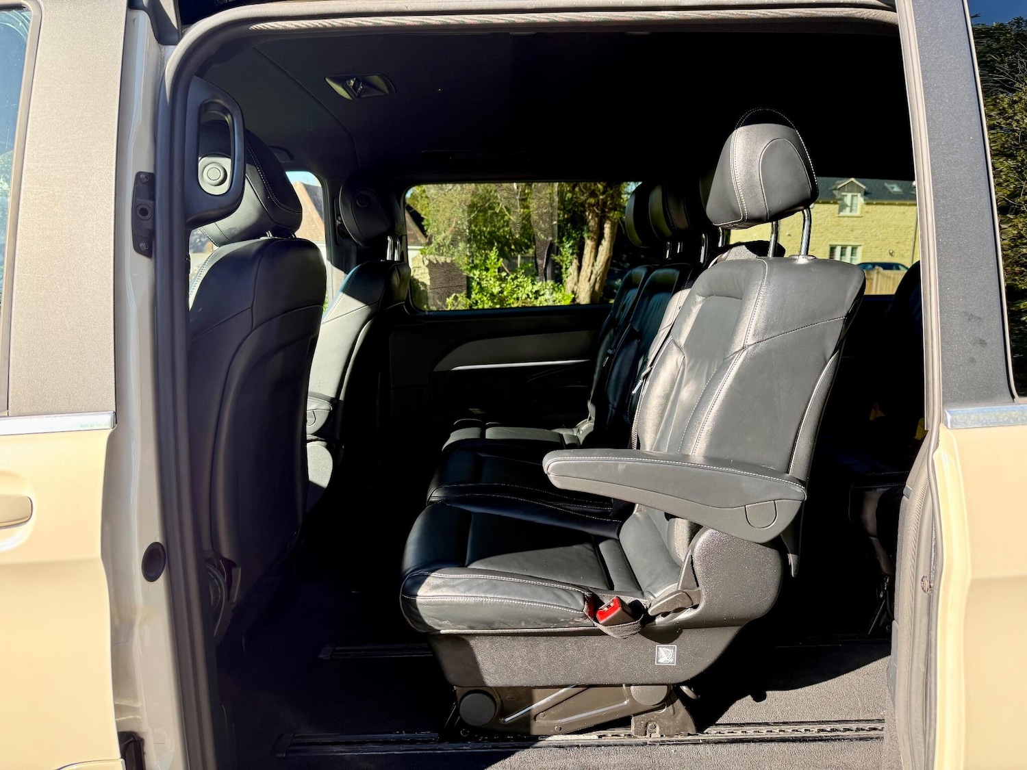 Used Mercedes-Benz V-Class 2017 for sale - 75608861: Photo 44