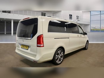 Used Mercedes-Benz V-Class 2017 for sale - 75608861: Photo