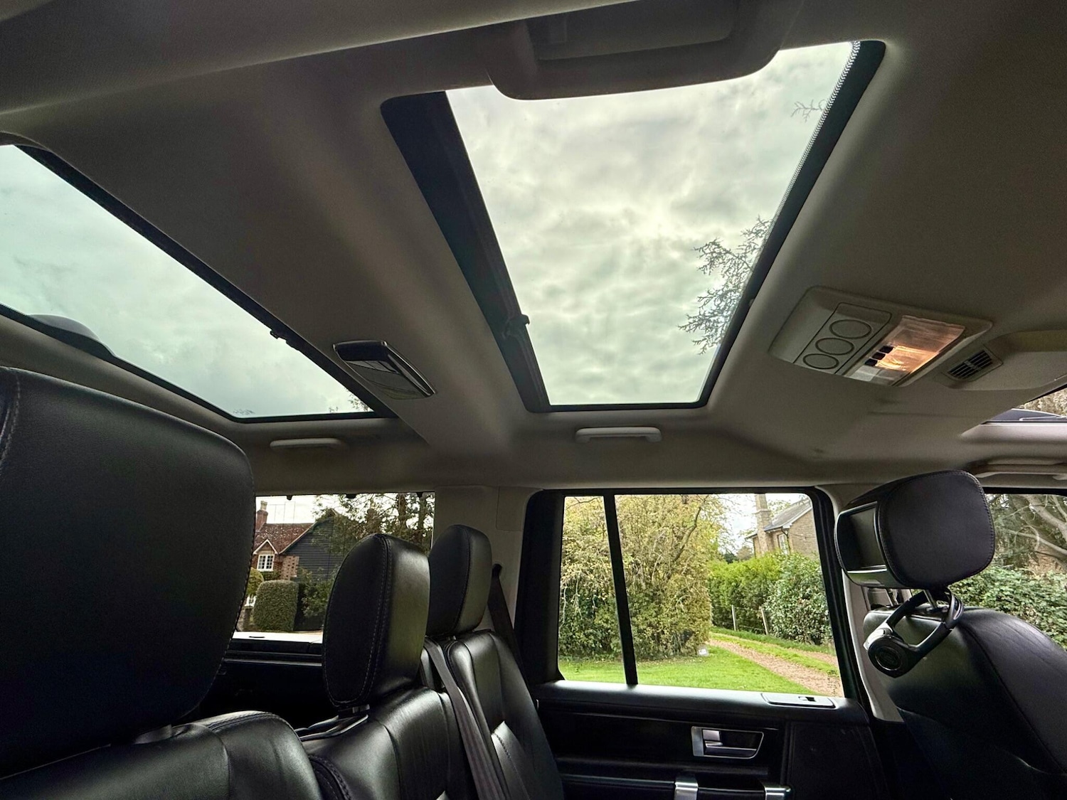 Used Land Rover Discovery 4 2015 for sale - 75782157: Photo 20