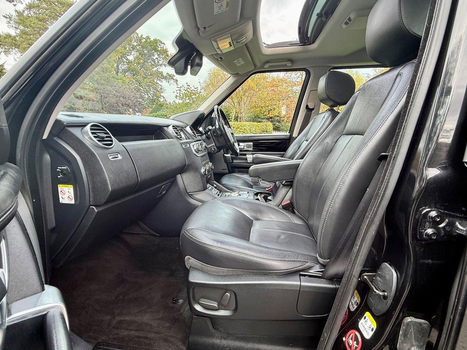 Used Land Rover Discovery 4 2015 for sale - 75782157: Photo 24