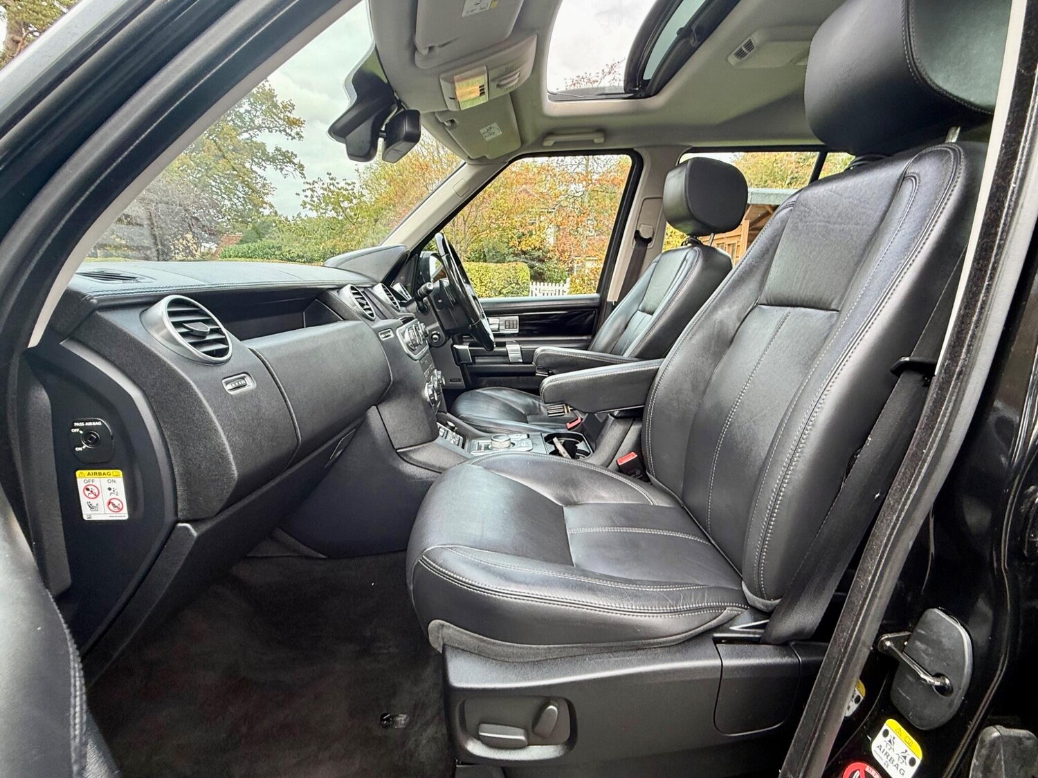Used Land Rover Discovery 4 2015 for sale - 75782157: Photo 25
