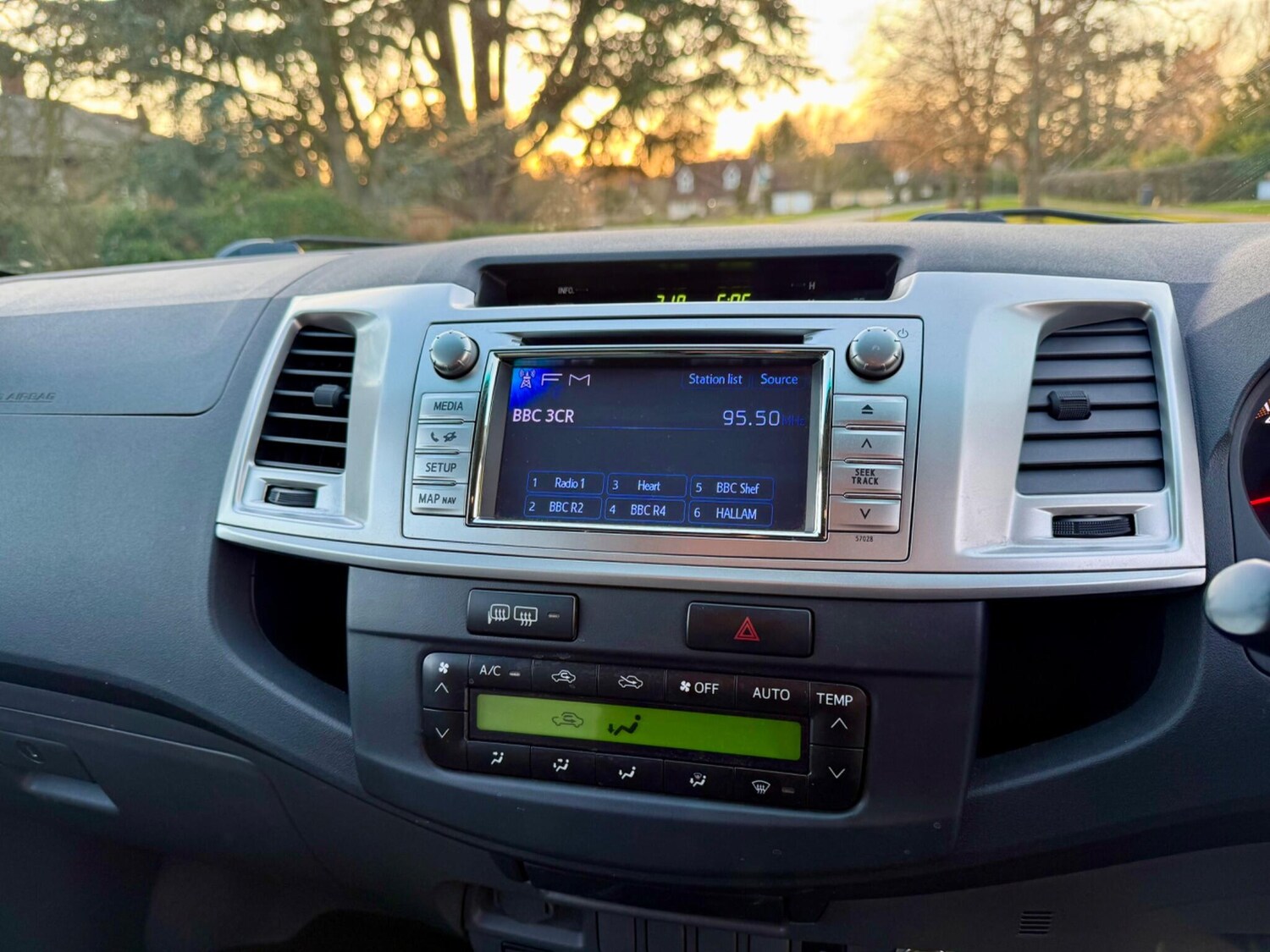 Used Toyota Hilux 2013 for sale - 77120161: Photo 27