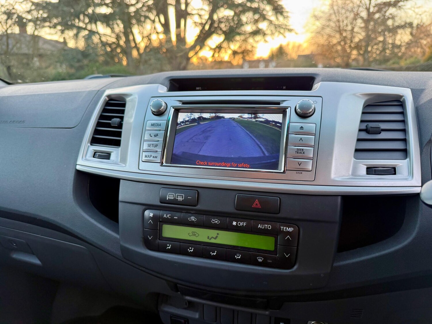 Used Toyota Hilux 2013 for sale - 77120161: Photo 29