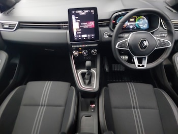 Used Renault Clio 2023 for sale - 76456168: Photo