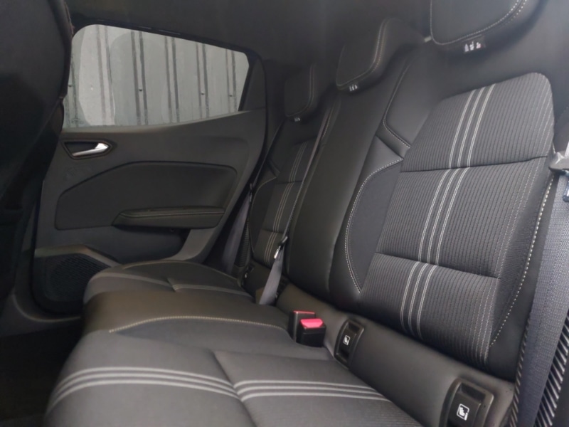 Used Renault Clio 2023 for sale - 76456168: Photo 6