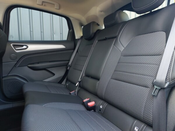 Used Renault Arkana 2023 for sale - 76208384: Photo 6