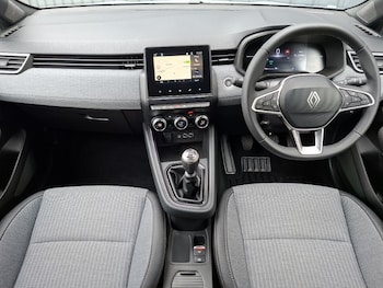 Used Renault Clio 2025 for sale - 79356767: Photo