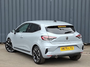 Used Renault Clio 2025 for sale - 79356767: Photo